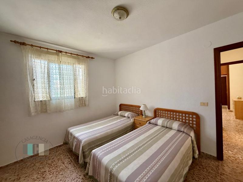 Foto 78fad9e4-eb46-4fe4-8890-6a5be6727084. Casa aparellada amb aparcament a Heliópolis Benicasim / Benicàssim