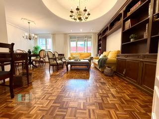 Appartamento  N/a. Venta de piso señorial con cuatro habitaciones dos baños y techo