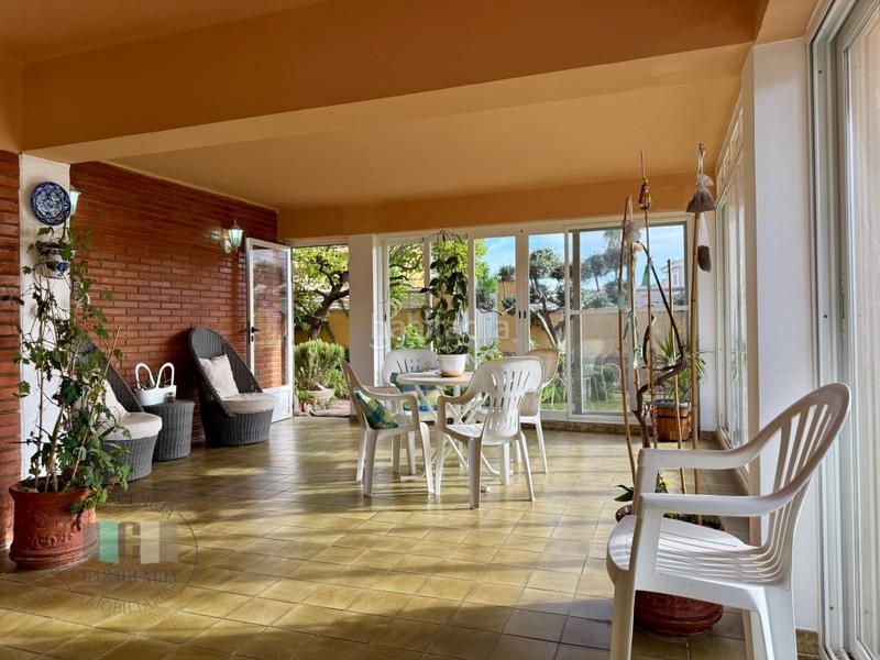 Foto 1ac28c07-be34-44d4-a658-111ab3a3bd0f. Casa adossada amb aparcament a Heliópolis Benicasim / Benicàssim