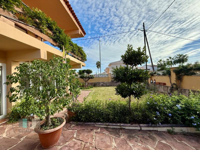 Foto e3bcd082-2bfc-4d70-9831-787fc4904299. Casa adossada amb aparcament a Heliópolis Benicasim / Benicàssim