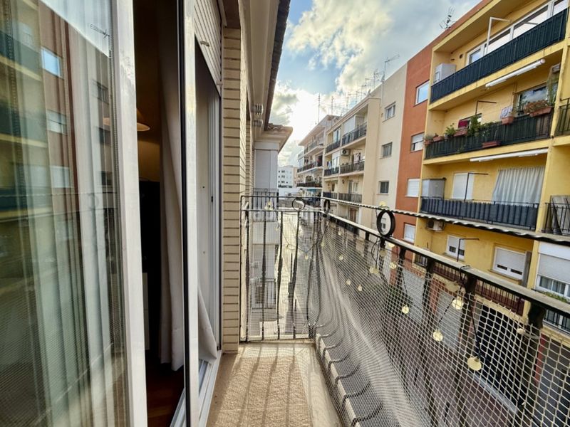 Foto 01251a25-9b6a-402d-aa3e-8ba2214a9c09. Piso  con espacio y luz en benicàssim 3 dormitorios dobles, parquet y balcones. parking y trastero en Benicasim / Benicàssim