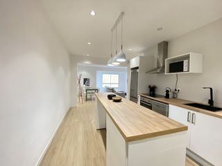 Miete Etagenwohnung  Calle escalante. Alquiler de piso de tres habitaciones y un baño reformado integr