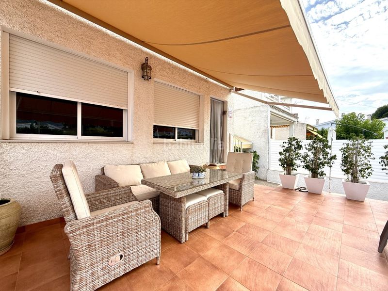 Foto 0d1e7eb9-b1cf-42b0-a7a1-440250dd8367. Casa adosada adosado en una de las mejores zonas de benicàssim en Benicasim / Benicàssim