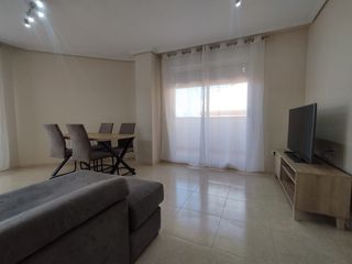 Location Appartement  Avenida alcora. Solo para estudiantes. alquiler de piso de cuatro habitaciones y