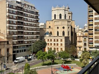 Location Appartement  Plaza cardona vives. Alquiler de piso señorial de casi 200 m en el corazón de castell