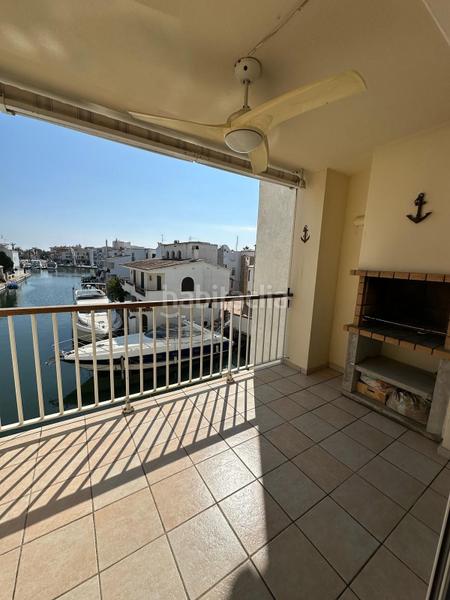 Foto 6f5f77a0-7d13-43ec-81da-994ac0b835ab. Apartamento en illa cartago 92 piso de tres dormitorios con vistas al canal y aparcamiento, excelente ubicación. en Empuriabrava