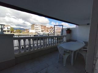 Apartament  Emporda. Apartamento renovado con vista excepcional al canal en empuriabr