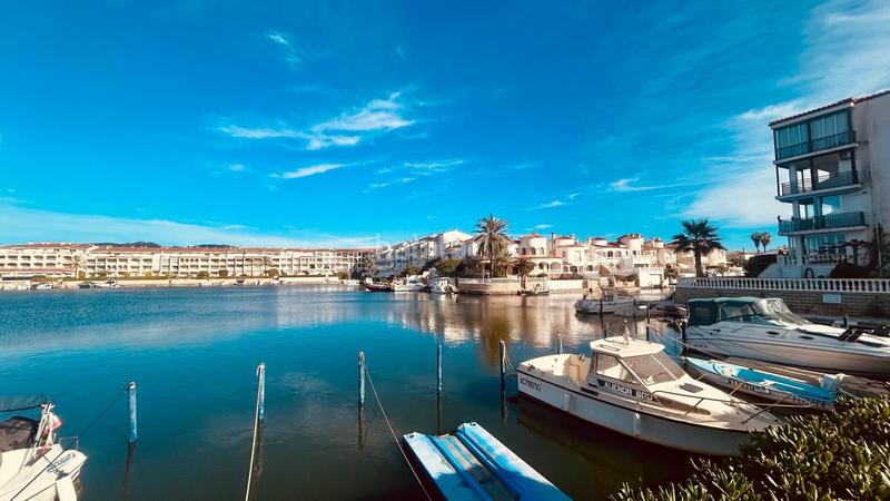 Foto 007b6de4-1bb6-497b-b65f-2e959eee3149. Appartement avec piscine dans Sant Maurici Empuriabrava