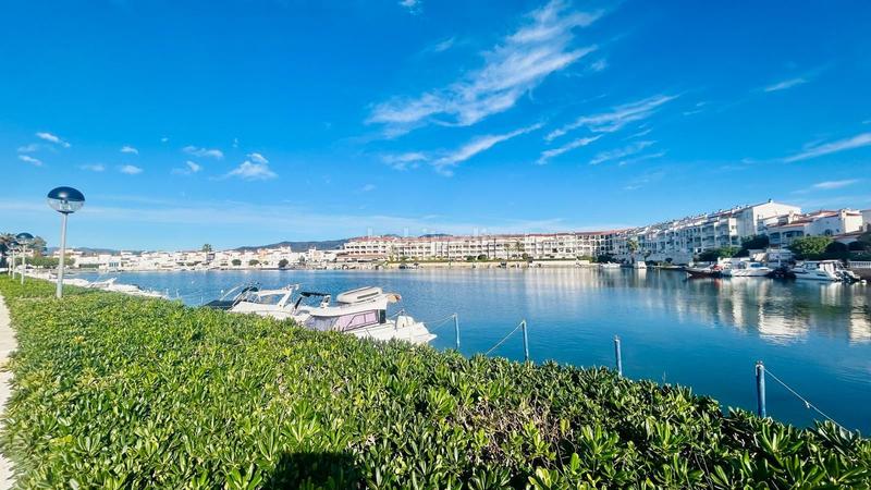 Foto 9707959a-0ff9-4ea9-889c-7b2f77a0b75c. Appartement avec piscine dans Sant Maurici Empuriabrava