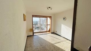 Apartment in Delta muga 9 9. Estudio para reformar en primera línea de mar