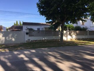 Casa  Carlit. Casa independiente en venta en exclusiva en empuriabrava  sector