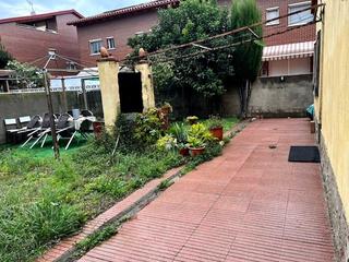 Chalet à Santa Maria-Terra Nostra. Chalet en zona residencial