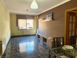 Pis a Font Pudenta. Piso de 4 habitaciones, para entrar a vivir.
