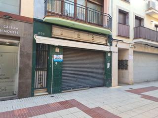 Local commercial à Calella. Local calle iglesia en venta