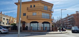 Lloguer Local Comercial  Paseig de la diputació. Local muy céntrico en lugar constante de paso