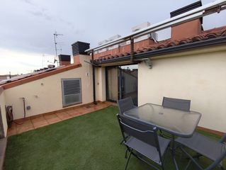 Duplex  Carrer de valeri saleta. Dúplex impecable con terraza de 16m². reformado y listo para ent