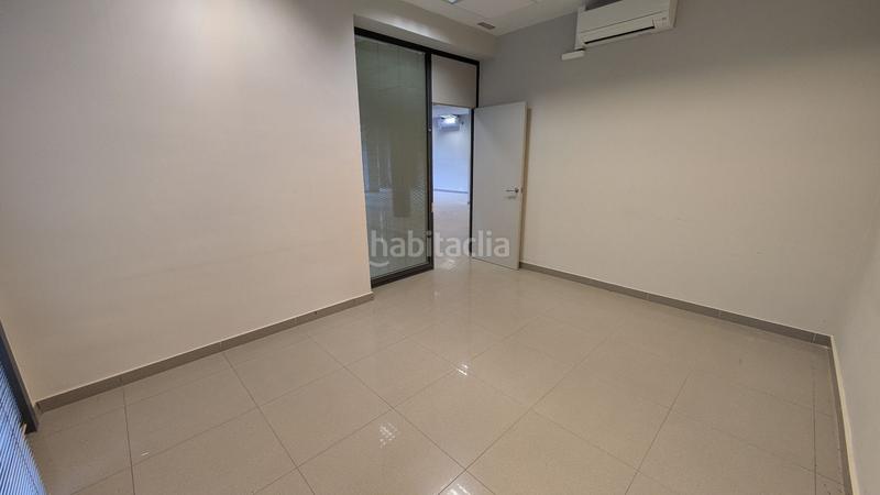 Foto eff7aef3-67fd-4c88-8cd0-01676498dcda. Geschäftsraum in Amer