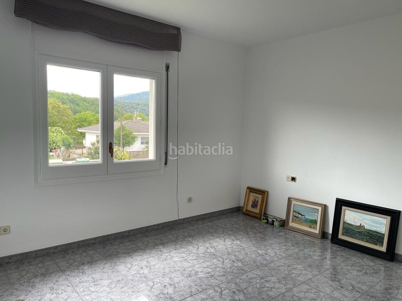 Foto c05cc104-d587-42fb-9f83-657e4f9271ee. Casa amb aparcament a Planes d´Hostoles (Les)