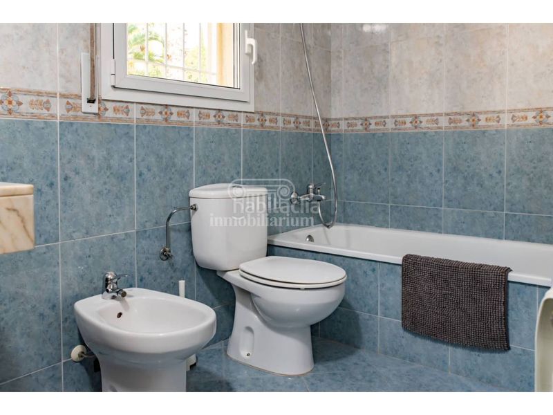 Foto bee0a2fa-3363-4559-b05e-f09b6c238f3c. Casa adossada amb calefacció aparcament piscina a Lloret de Mar