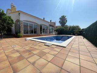 Xalet a Fenals. Espectacular chalet en fenals