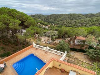 Casa a Serra Brava. Casa con piscina y placas solares en la font de sant llorenç