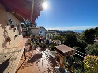 Maison dans Roca Grossa. Casa en venta en roca grossa.