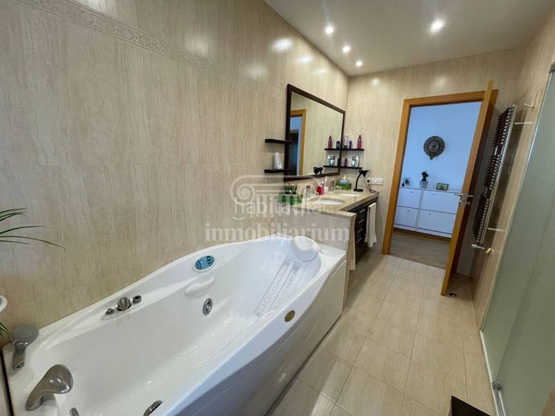 Foto a6de2a80-5908-406d-82c4-77df75b593e0. Xalet amb calefacció aparcament piscina a Roca Grossa Lloret de Mar