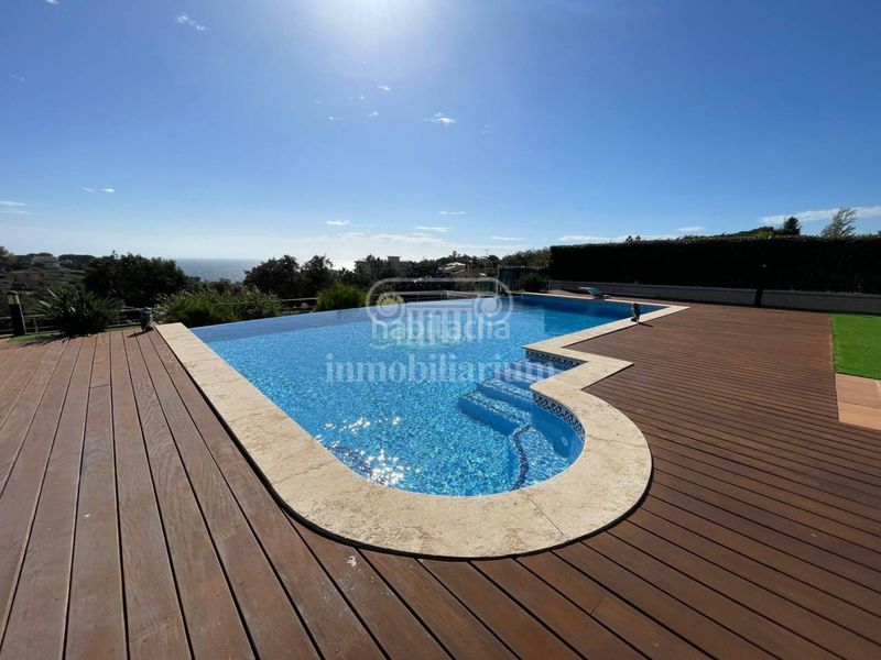 Foto fbed31ad-0292-4e81-b16a-38466af318e1. Xalet amb calefacció aparcament piscina a Roca Grossa Lloret de Mar