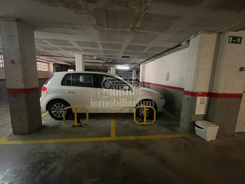 Foto 7e6c5f7a-a8e6-4cb0-87a8-e72590b69504. Aparcament cotxe a Fenals Lloret de Mar