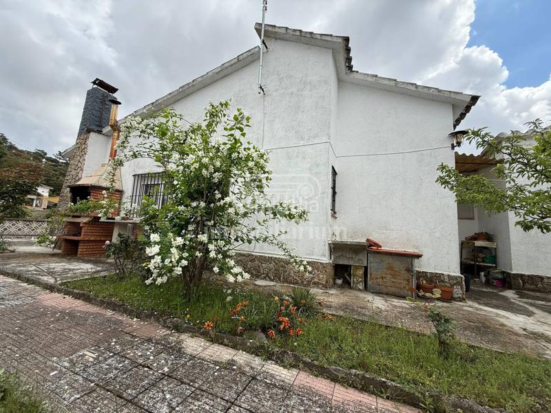 Foto 1c8b797a-8d45-4560-91d5-cedee523972c. Casa amb aparcament piscina a Aiguaviva Parc Vidreres