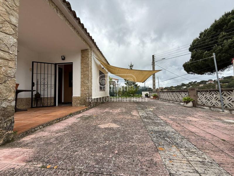 Foto 540e56bd-e419-4728-ac41-9cb59f4ecf4e. Casa amb aparcament piscina a Aiguaviva Parc Vidreres