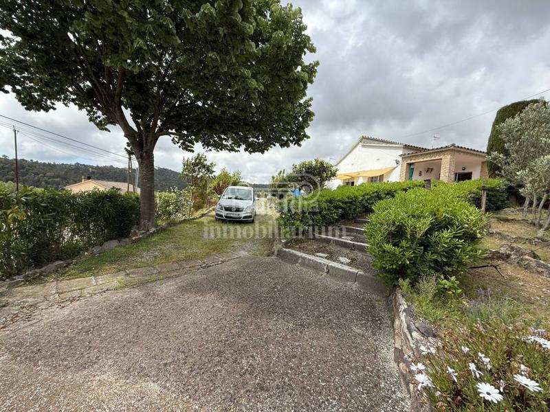 Foto a38a6b38-0d3b-42de-ad88-ec0f46ca1e57. Casa amb aparcament piscina a Aiguaviva Parc Vidreres