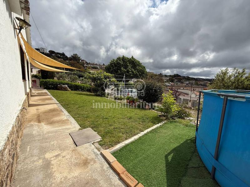 Foto b4b246b3-bf27-40c2-be5e-d9b1531a927f. Casa amb aparcament piscina a Aiguaviva Parc Vidreres