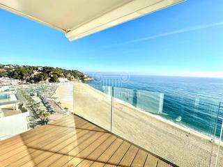 Pis  Camprodón i arrieta. Vivienda de lujo con vistas panorámicas al mar en primera línea