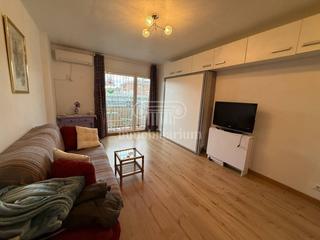 Studio dans Fenals. Estudio reformado en fenals