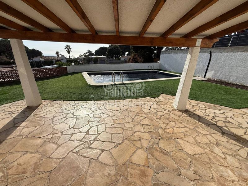 Foto 17927c14-6c9d-47cd-a391-4e93b9f4fdad. Xalet amb calefacció aparcament piscina a Canyelles Lloret de Mar