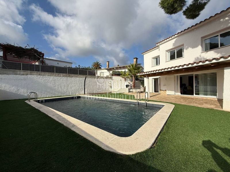 Foto aaaa1b3f-59bd-492c-a7e8-a29ad007f5e3. Xalet amb calefacció aparcament piscina a Canyelles Lloret de Mar