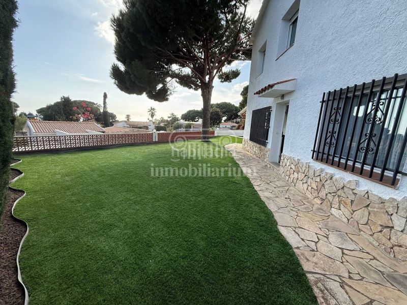 Foto bb89fe53-61eb-4102-8420-28bf9bb80246. Xalet amb calefacció aparcament piscina a Canyelles Lloret de Mar
