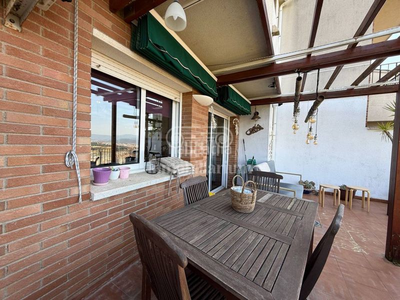 Foto 28bd6c00-1d26-482d-85c0-080554b472a1. Casa amb calefacció aparcament piscina a Mont Ferrant-Joan Carles I Blanes