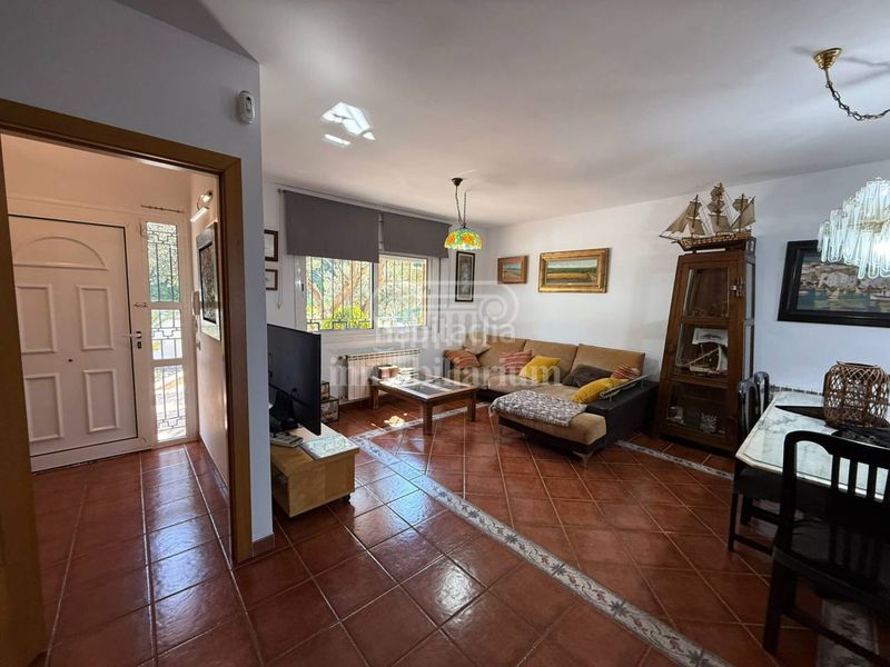 Foto 7e35b92a-54b5-4158-be34-48f8f2a2f927. Casa amb calefacció aparcament piscina a Mont Ferrant-Joan Carles I Blanes