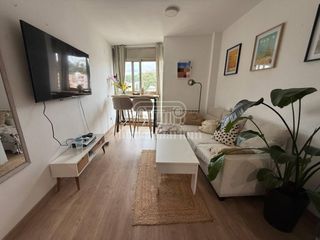 Pis  Calle josep tarradellas i joan. Piso para inversores en blanes.