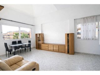 Pis  Calle narcís macià i domenech. Díplex de dos habitaciones en fenals.