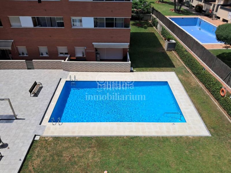 Foto 4b611b8a-cc68-4ae2-b81f-85ec10dc47d9. Pis amb piscina a Fenals Lloret de Mar