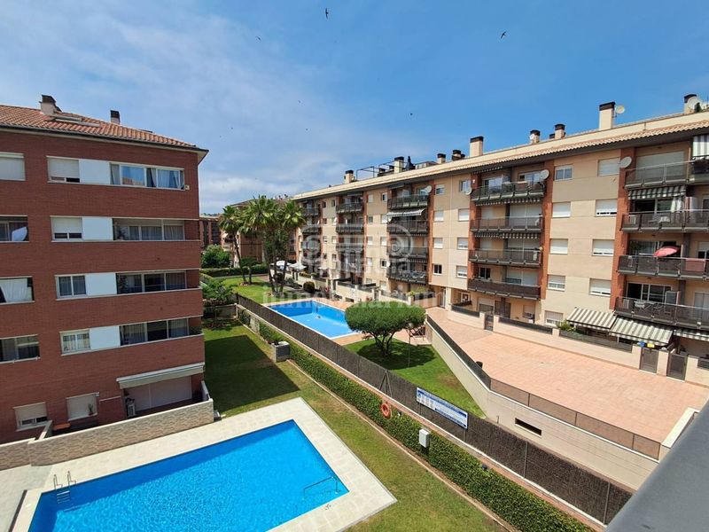 Foto 5dd1d68d-f8ac-4c3a-a9d2-930dd0984f55. Pis amb piscina a Fenals Lloret de Mar