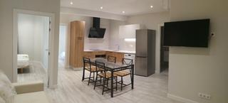 Location Appartement à Gran via de les corts catalanes 594. Piso de 2 hab dobles reformado junto a plaza cataluña