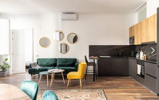 Alquiler Piso  Plaça de sant jaume. Piso amueblado de 4 hab  ideal para estudiantes. disponible 1 de
