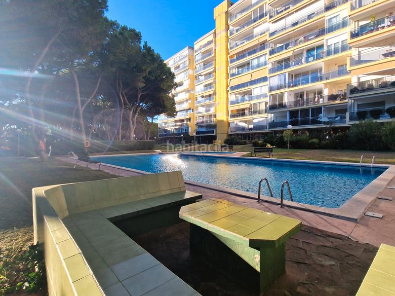Foto 657bfd5f-2ec1-4912-9cf3-8d123f1d579b. Alquiler dúplex bonito duplex frente al mar con zona comunitaria con piscina e instalaciones en Gavà