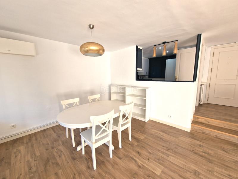 Foto e4501e01-96c5-46d0-abe9-5128124e2e67. Alquiler dúplex bonito duplex frente al mar con zona comunitaria con piscina e instalaciones en Gavà