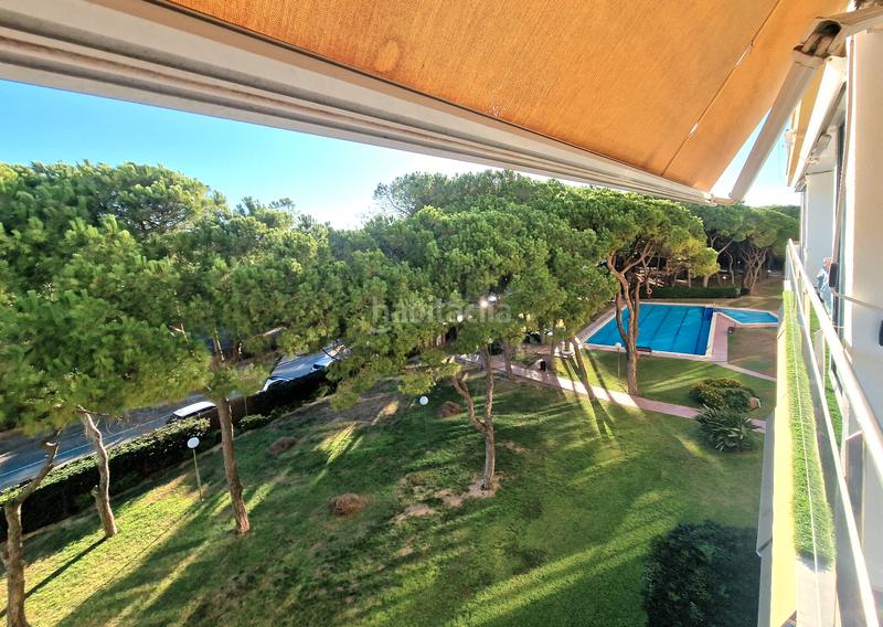 Foto fbbfa01d-783d-444c-a728-0e697e13b8ff. Alquiler dúplex bonito duplex frente al mar con zona comunitaria con piscina e instalaciones en Gavà