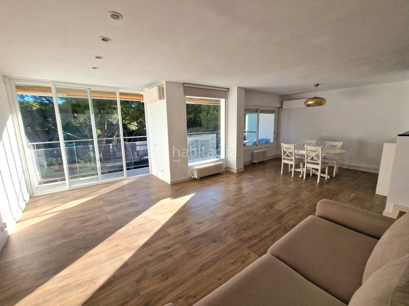 Foto 29e90843-1aa6-40cf-bb94-9a778481e3e1. Rent duplex with heating parking pool in Gava Mar Gavà